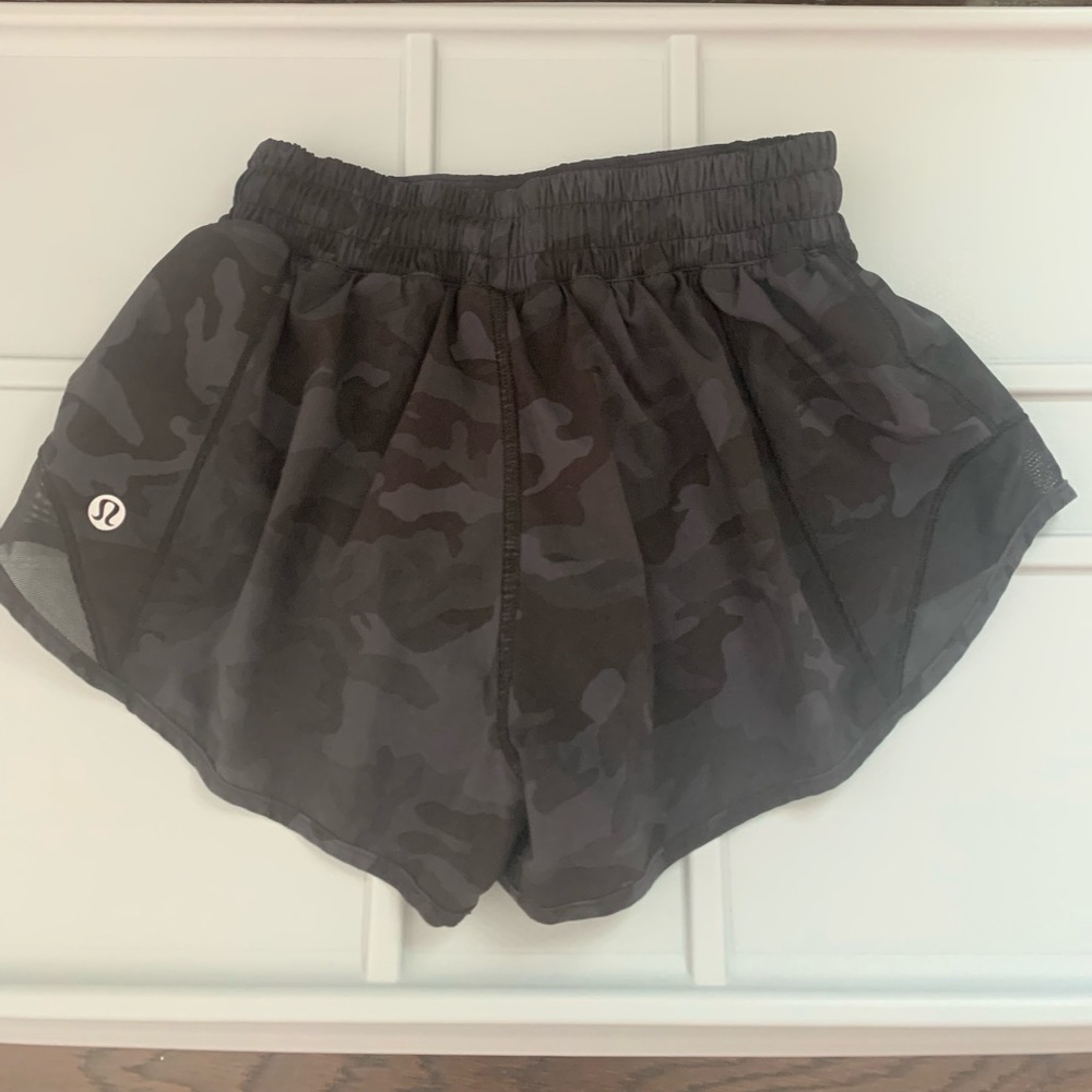 Lululemon Hottie Hot Shorts Size 2
